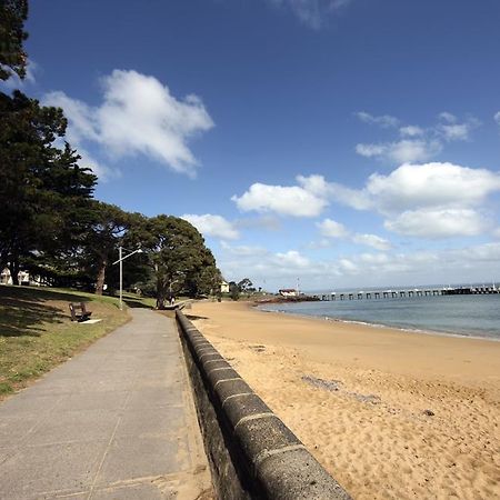 The Waves Apartments Cowes Esterno foto