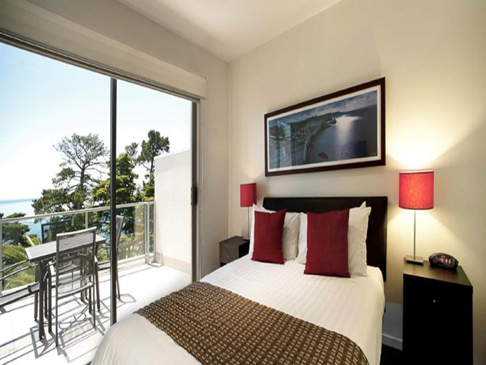 The Waves Apartments Cowes Esterno foto