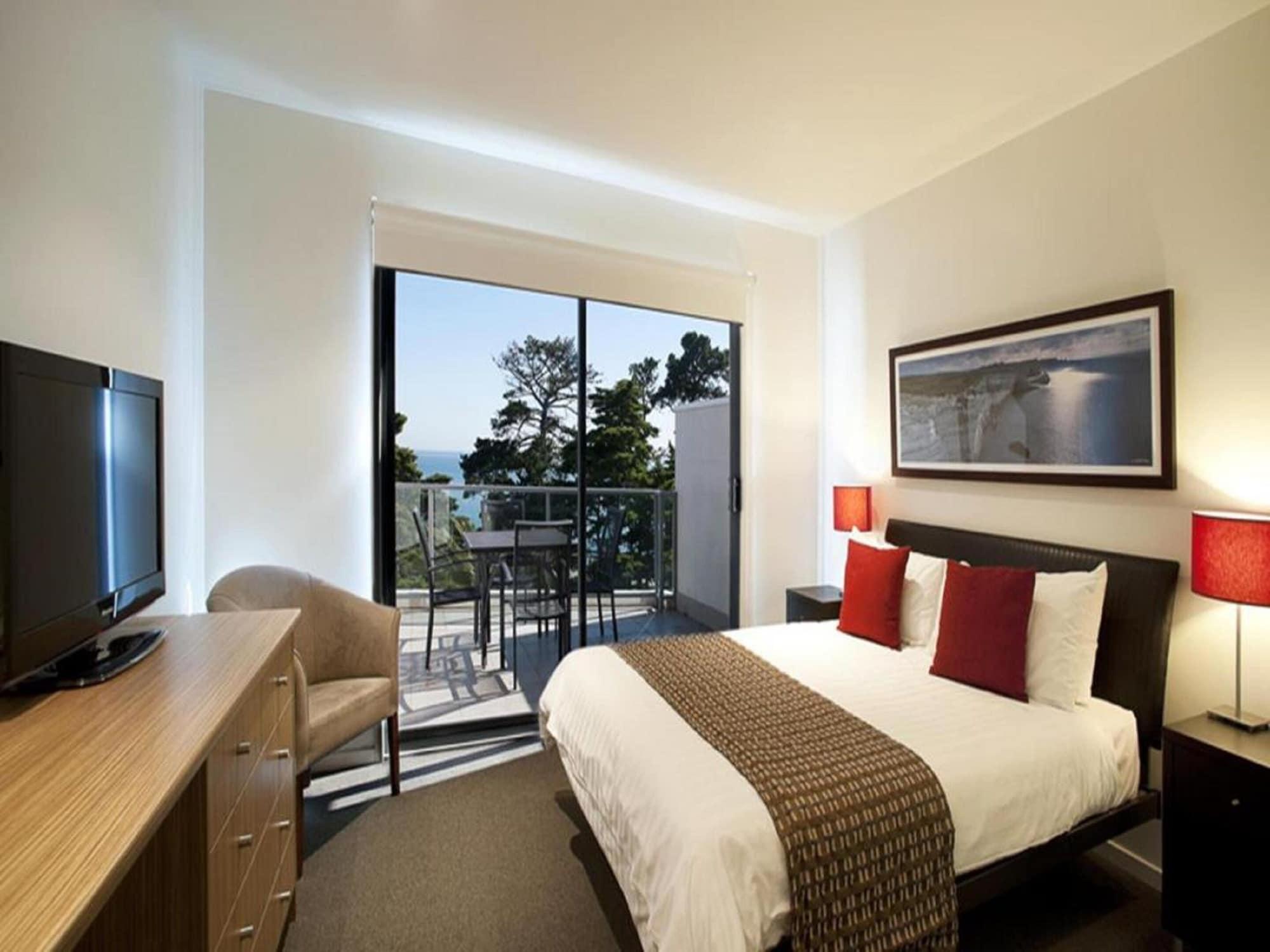 The Waves Apartments Cowes Esterno foto