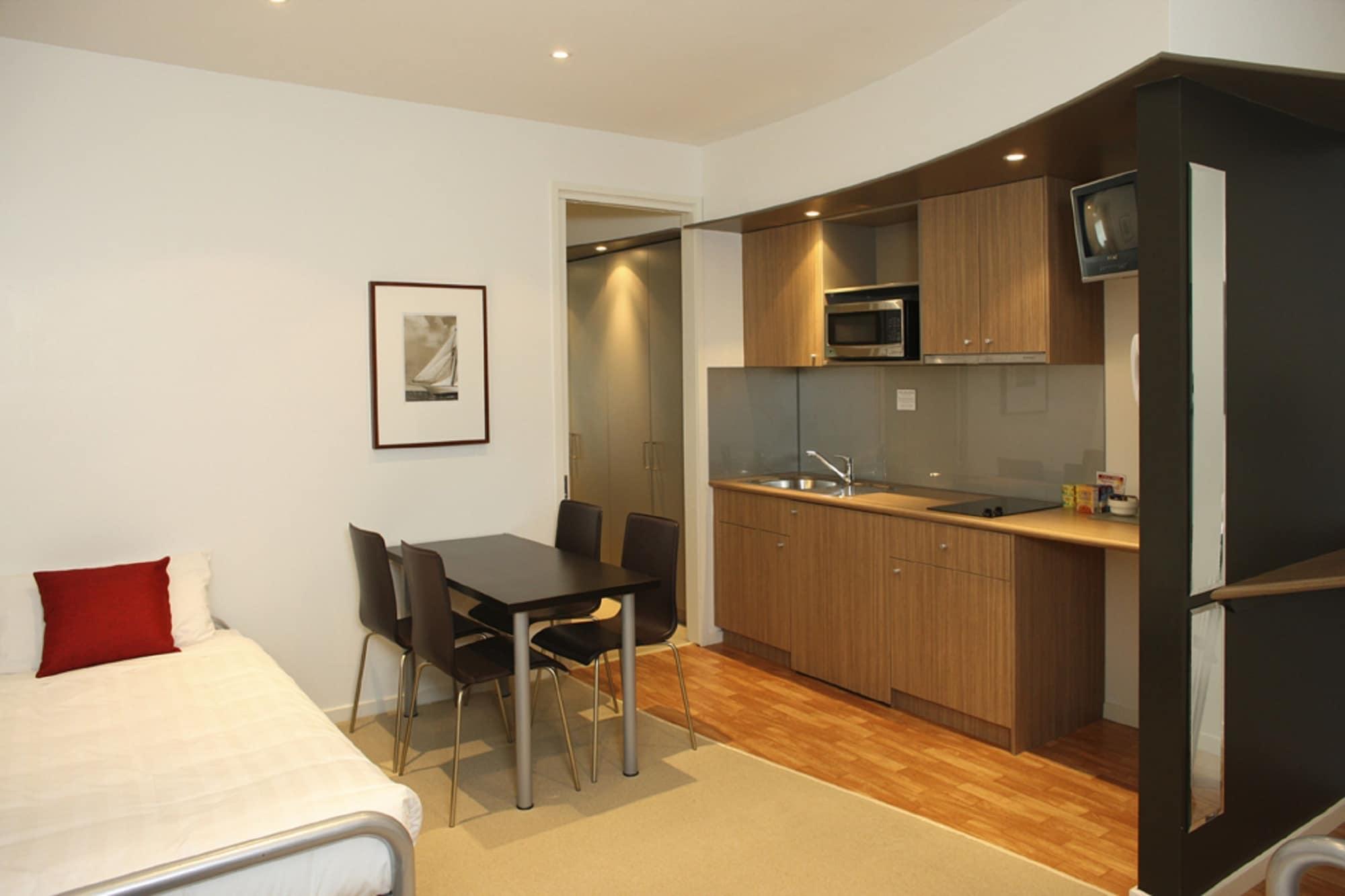 The Waves Apartments Cowes Esterno foto