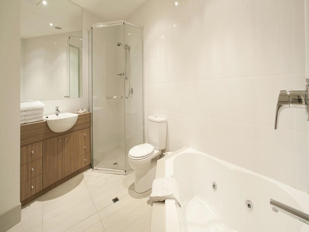 The Waves Apartments Cowes Esterno foto