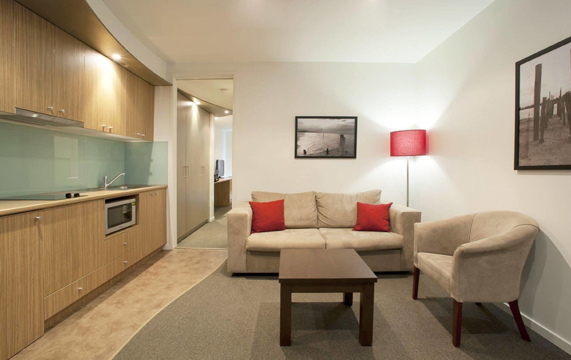 The Waves Apartments Cowes Esterno foto